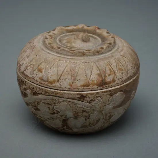 A Sawankhalok stoneware covered box,